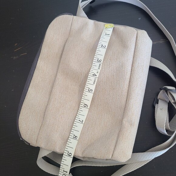 Bellroy City Pouch Plus Gray Crossbody Bag - Picture 6 of 12